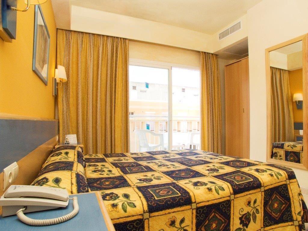 Sahara Nubia Gobi Hotel Ses Cadenes Buitenkant foto Room in a hotel