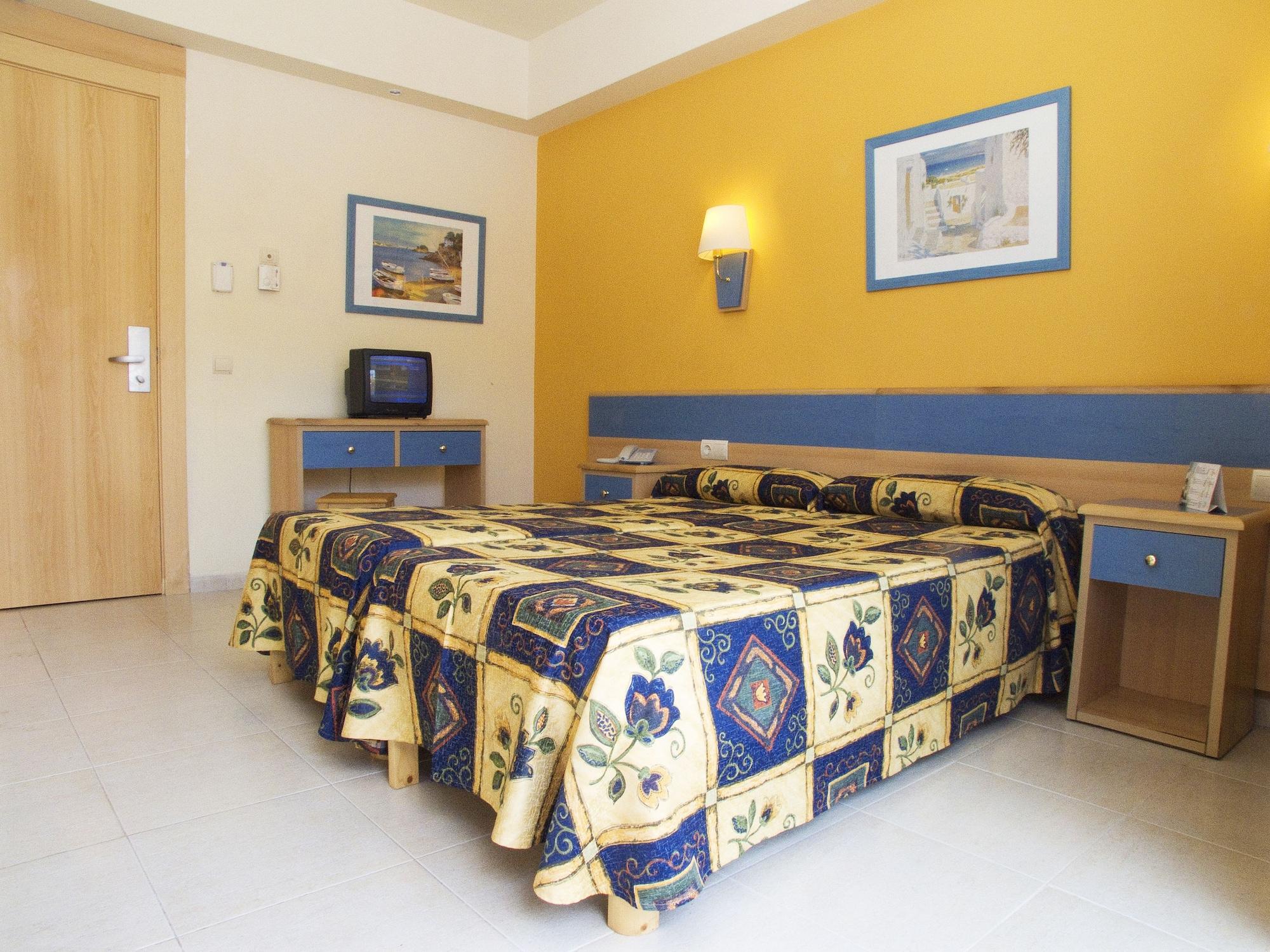 Sahara Nubia Gobi Hotel Ses Cadenes Buitenkant foto A room at a hotel