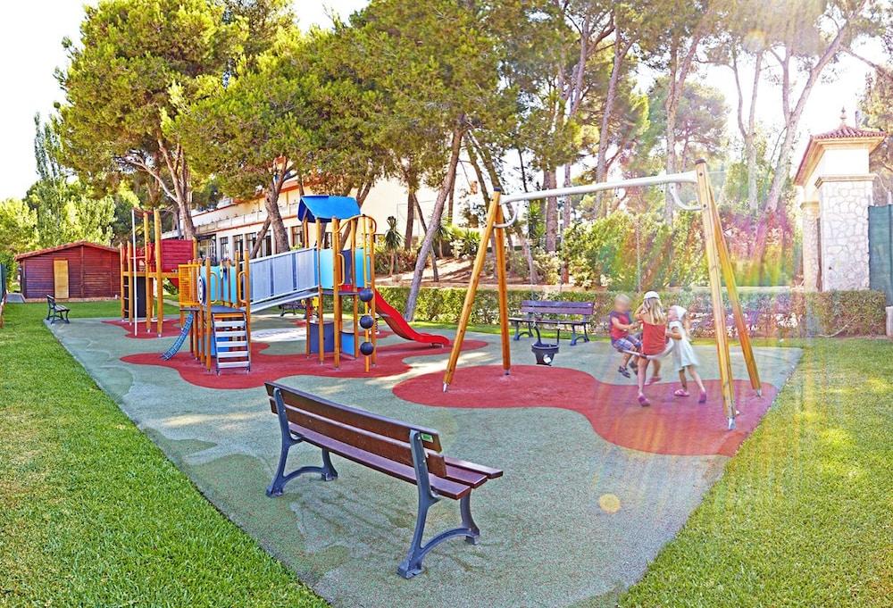 Sahara Nubia Gobi Hotel Ses Cadenes Buitenkant foto Playground in the park