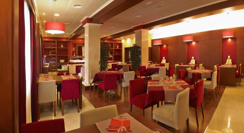 Sahara Nubia Gobi Hotel Ses Cadenes Buitenkant foto Interior of a restaurant